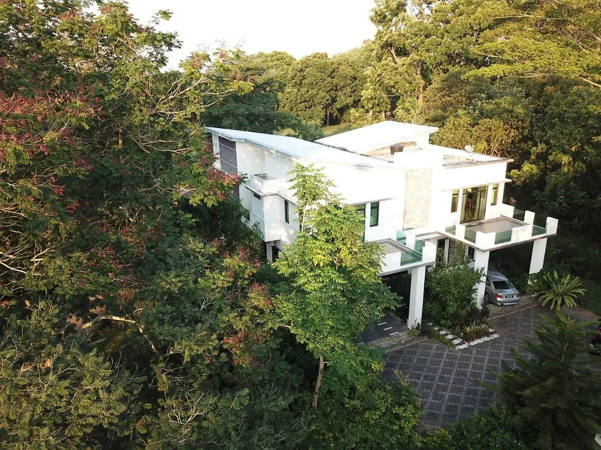 Tiara Melaka Golf & Country Club Villa